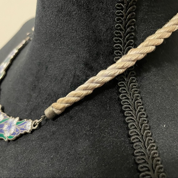 Vintage CJ Cloisonné Iris Bib Necklace - Picture 4 of 13